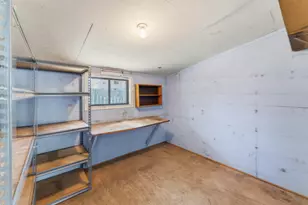 401 Bayard Dr, Grants Pass, OR 97527 - Photo 29