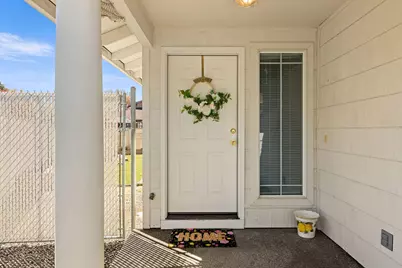 906 Brandi Way, Central Point, OR 97502 - Photo 1