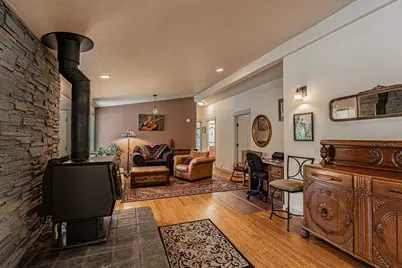 9449 Wagner Creek Road, Talent, OR 97540 - Photo 11