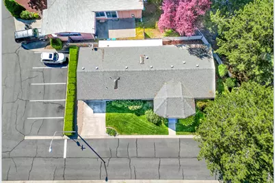 1010 Hemlock Lane, Grants Pass, OR 97527 - Photo 37