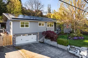 1310 NW Highland Ave, Grants Pass, OR 97526 - Photo 3