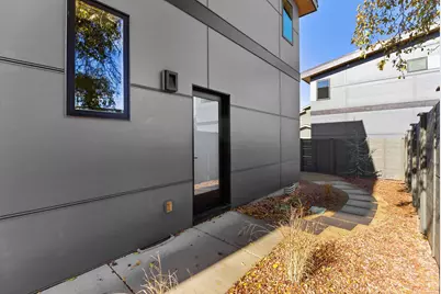 12 SW Roosevelt Avenue, Bend, OR 97702 - Photo 29