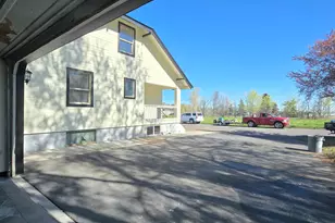 939 N Alameda Ave, Klamath Falls, OR 97601 - Photo 49