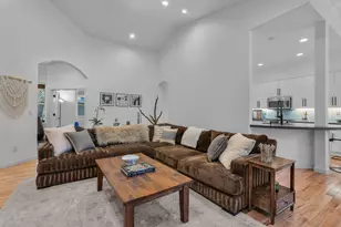 19449 Ironwood Cir, Bend, OR 97702 - Photo 7