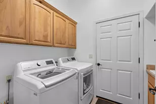 19449 Ironwood Cir, Bend, OR 97702 - Photo 27