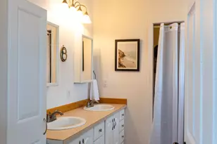 1162 SW Canyon Dr, Redmond, OR 97756 - Photo 11