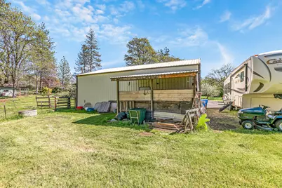 912 Mountain View Drive, Eagle Point, OR 97524 - Photo 39