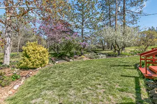 912 Mountain View Dr, Eagle Point, OR 97524 - Photo 27