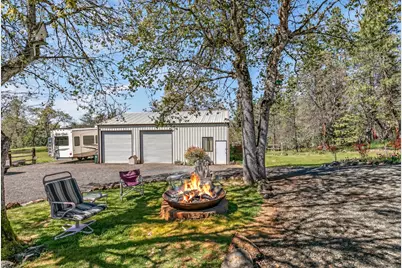 912 Mountain View Drive, Eagle Point, OR 97524 - Photo 29