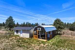 67395 Rabbitbrush Dr, Bend, OR 97703 - Photo 11