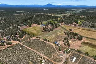 67395 Rabbitbrush Dr, Bend, OR 97703 - Photo 17