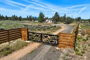 67395 Rabbitbrush Dr, Bend, OR 97703 - Photo 3