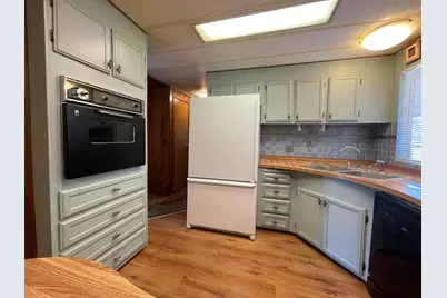 1095 Lee Roze Lane, Grants Pass, OR 97527 - Photo 19