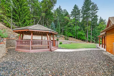 455 Dutcher Creek Road, Grants Pass, OR 97527 - Photo 11