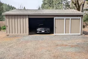 315 S Old Stage Rd, Cave Junction, OR 97523 - Photo 25