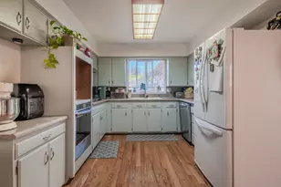 540 Eastwood Dr, Medford, OR 97504 - Photo 7