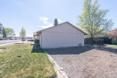 701 SW 23rd Street, Redmond, OR 97756 - Photo 33