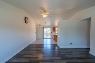 701 SW 23rd St, Redmond, OR 97756 - Photo 5