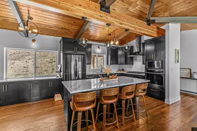 2555 Old Military Road, Central Point, OR 97502 - Photo 3