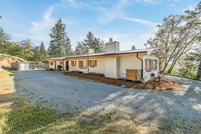 2555 Old Military Road, Central Point, OR 97502 - Photo 23