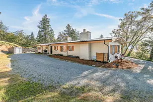 2555 Old Military Rd, Central Point, OR 97502 - Photo 23