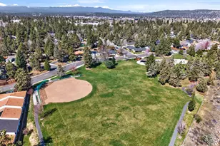 908 SE Stratford Ct, Bend, OR 97702 - Photo 23