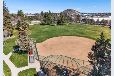 908 SE Stratford Court, Bend, OR 97702 - Photo 21