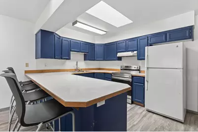 908 SE Stratford Court, Bend, OR 97702 - Photo 7