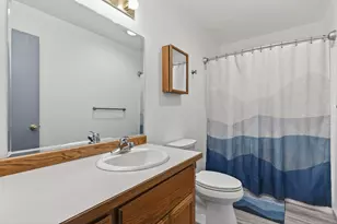 908 SE Stratford Ct, Bend, OR 97702 - Photo 17