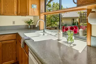 1027 Oak Knoll Dr, Ashland, OR 97520 - Photo 13