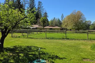 2880 Fish Hatchery Rd, Grants Pass, OR 97527 - Photo 9