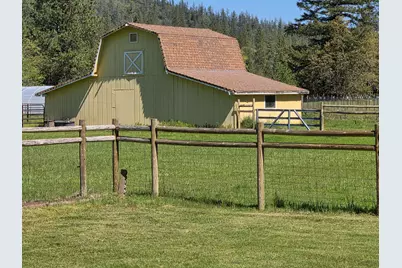 2880 Fish Hatchery Road, Grants Pass, OR 97527 - Photo 5