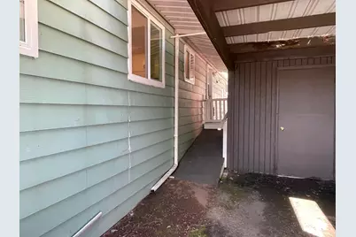 1055 N 5th #UNIT 102, Jacksonville, OR 97530 - Photo 19