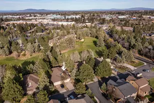 3020 NW Clubhouse Dr, Bend, OR 97703 - Photo 3