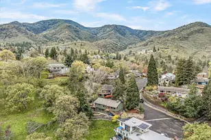 400 Fernwood Dr, Ashland, OR 97520 - Photo 51