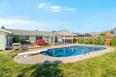 2384 Amaryllis Street, Medford, OR 97504 - Photo 39