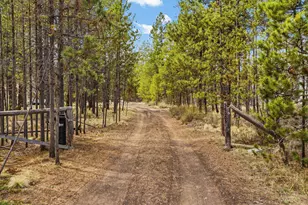 56005 Browning Dr, Bend, OR 97707 - Photo 41