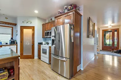 1028 Buck Point Street, Central Point, OR 97502 - Photo 17