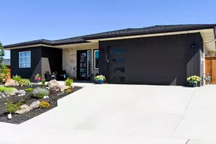 4637 SW Antelope Ave, Redmond, OR 97756 - Photo 1