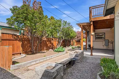 726 NW Birch Avenue, Redmond, OR 97756 - Photo 37