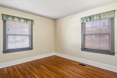 726 NW Birch Avenue, Redmond, OR 97756 - Photo 23