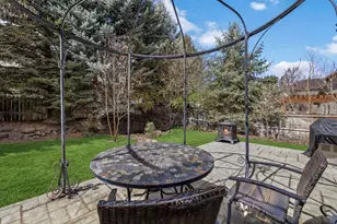 927 SE Briarwood Ct, Bend, OR 97702 - Photo 35