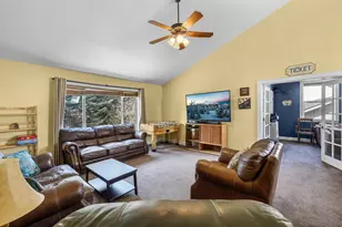 927 SE Briarwood Ct, Bend, OR 97702 - Photo 27