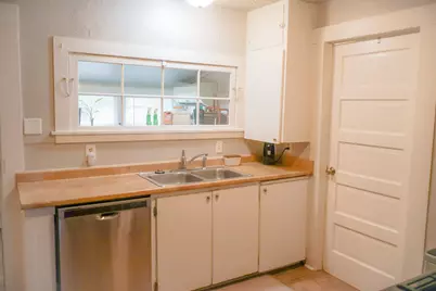 1002 Sunset Avenue, Medford, OR 97501 - Photo 7