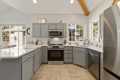 5048 Swallow Court, Klamath Falls, OR 97601 - Photo 3