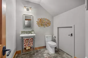 17010 Royal Coachman Dr, Sisters, OR 97759 - Photo 35