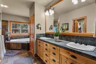 17010 Royal Coachman Dr, Sisters, OR 97759 - Photo 17