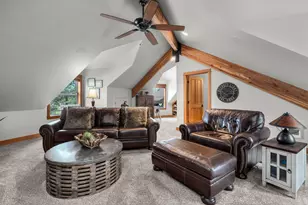 17010 Royal Coachman Dr, Sisters, OR 97759 - Photo 33