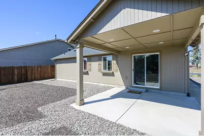 3312 NW Dogwood Avenue, Redmond, OR 97756 - Photo 5