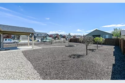 3312 NW Dogwood Avenue, Redmond, OR 97756 - Photo 7